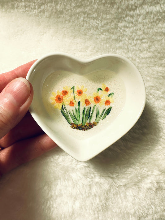 Daffodils - White Heart Trinket Dish